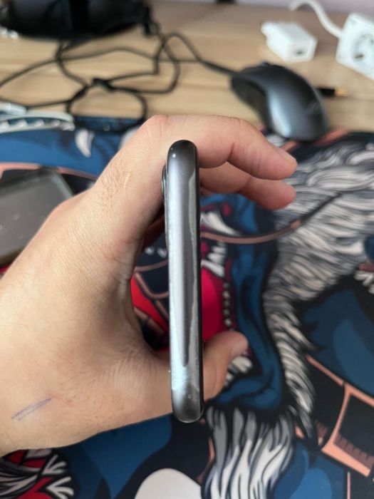 Iphone 11 в хорошем состояни