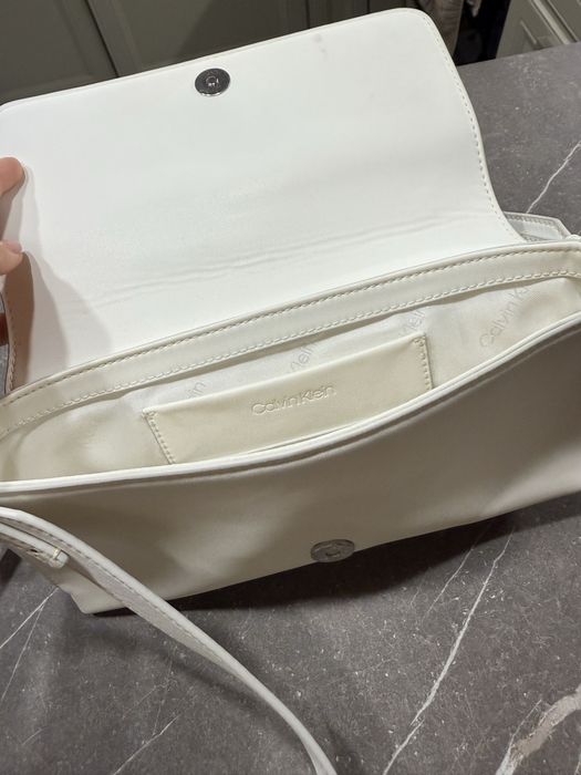 Calvin Klein чанта