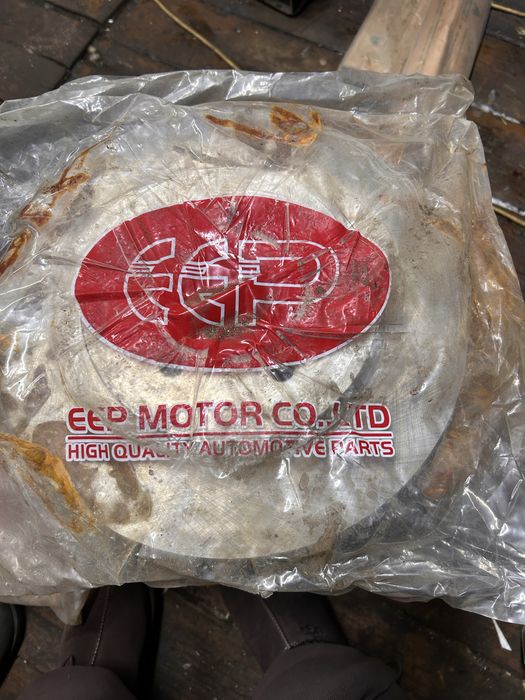 Продам тормозные диски Lexus