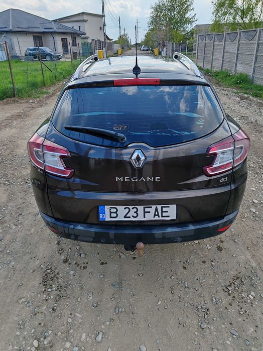 Vând Renault Megane 3 avariat ușor