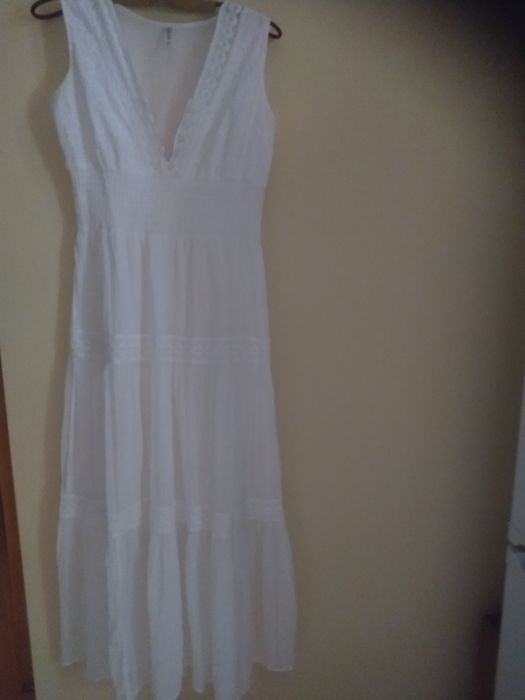 Продажа; 2 шт Платья Индия .и чёрное в розах  натуральн  шелк  Корея