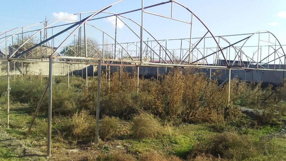 Parnik sotiladi Boyovut tumanida 6sotix barcha jihozlari qoshib berila