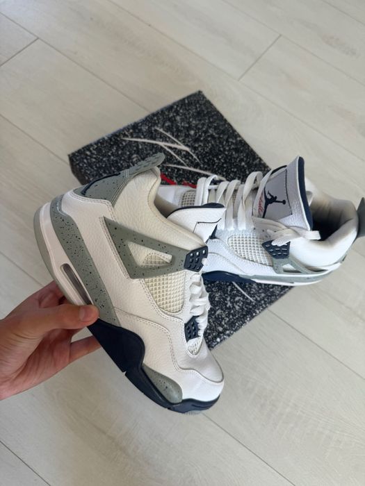Обувки Jordan 4