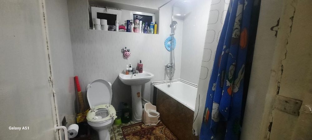 Kvartira sotiladi 2 Xonali