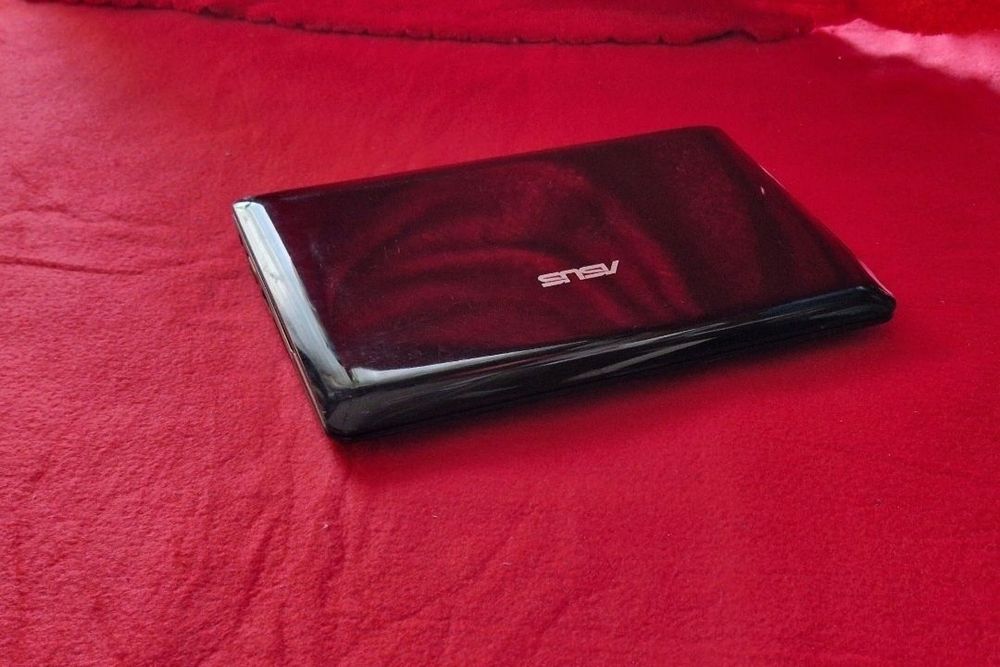 Mini laptop perfect funcțional