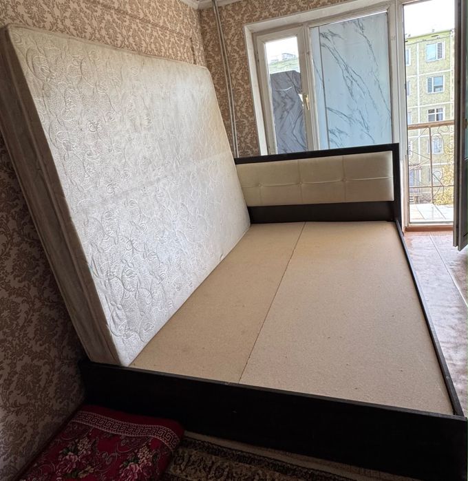 кровать с 2 тумбой