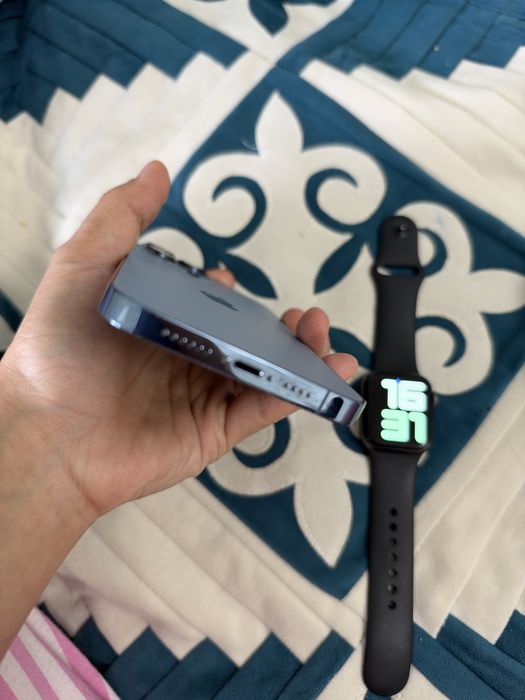 Продам iPhone 13 Pro Max 128 GB + Apple Watch Series 5 (40 мм)