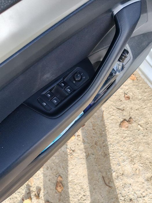 Vând Volkswagen passat