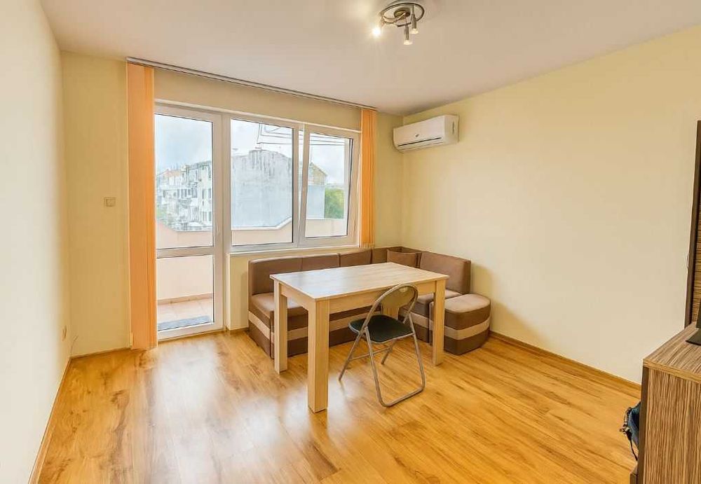 Двустаен тухлен апартамент в отличен район на Аспарухово!