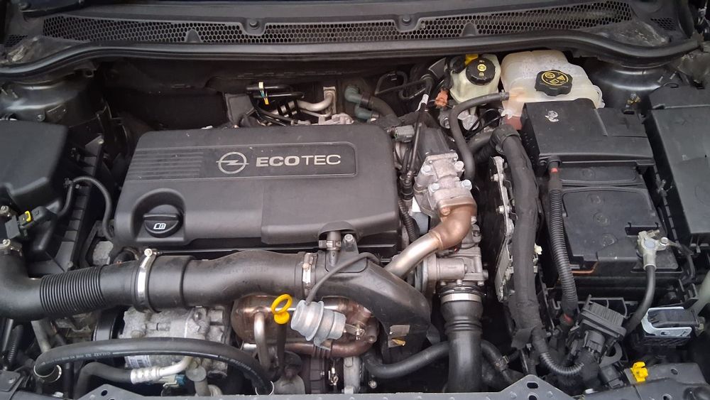 OPEL Astra 2011 — imagine 3