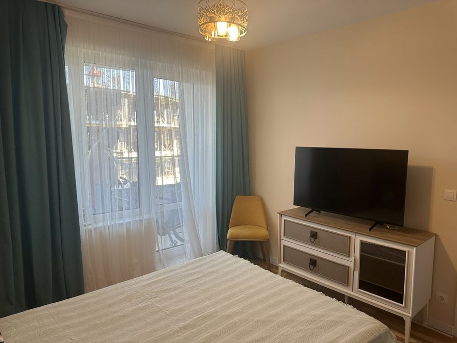 Дава се под наем Двустаен апартамент в Бургас, Славейков - 78 кв.м за 612 € - Снимка #4