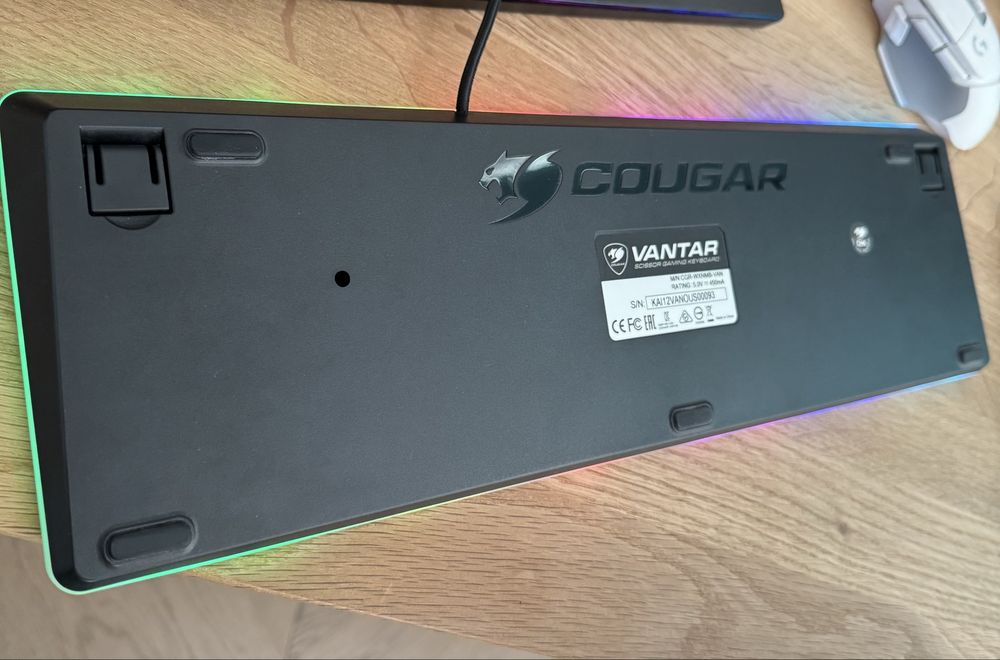 Tastatura iluminata RGB slim Cougar Vantar