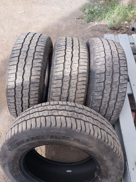 4 шины 225 65 R16C. Цешка для груза.