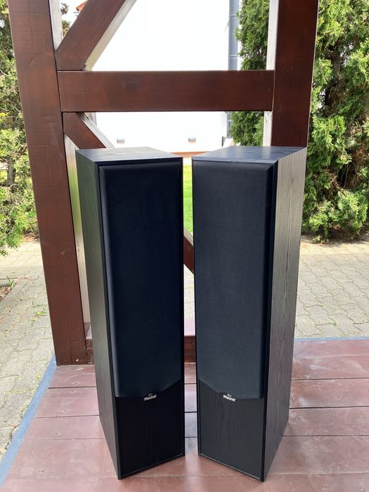 Magnat Set 2 Boxe De Podea ca noi, 4-Way Bass Reflex