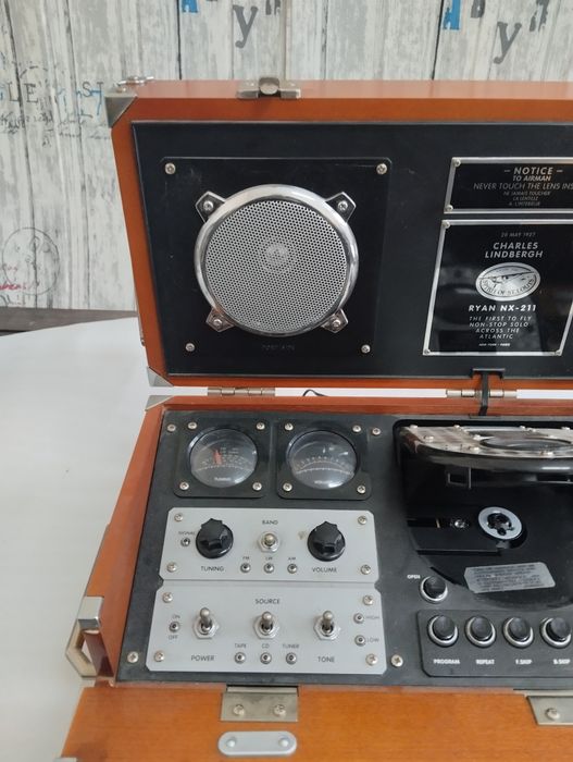 Продавам ретро радио spirit of.louis