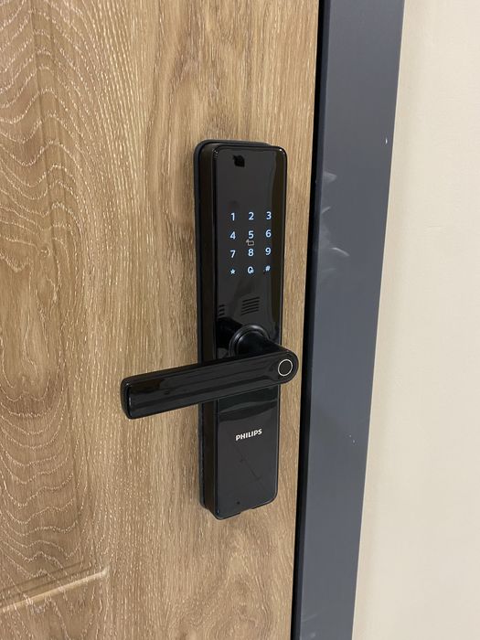 Смарт замок Philips 603e
