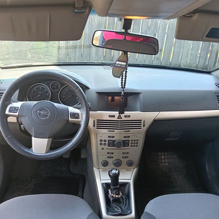 Vând Opel Astra H