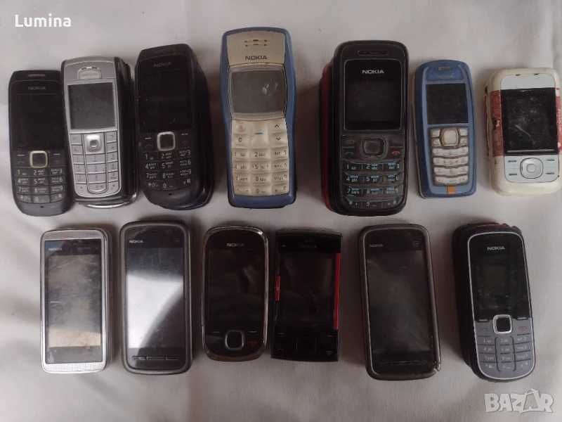 Телефони, много от тях работещи