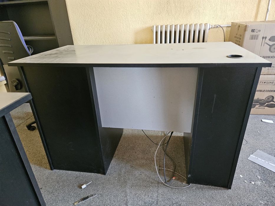 Vand birouri, diferite forme si marimi