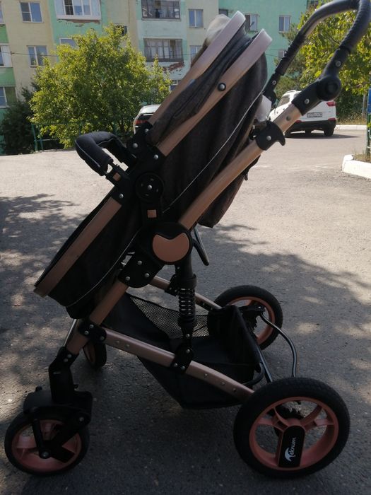 Продам срочно коляску в отличном состоянии трансформер