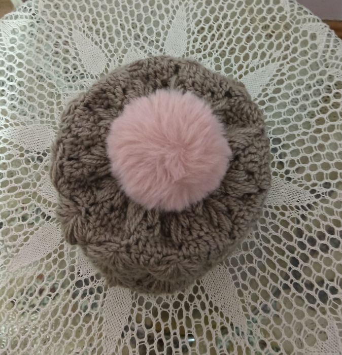 Căciulă croșetă manual