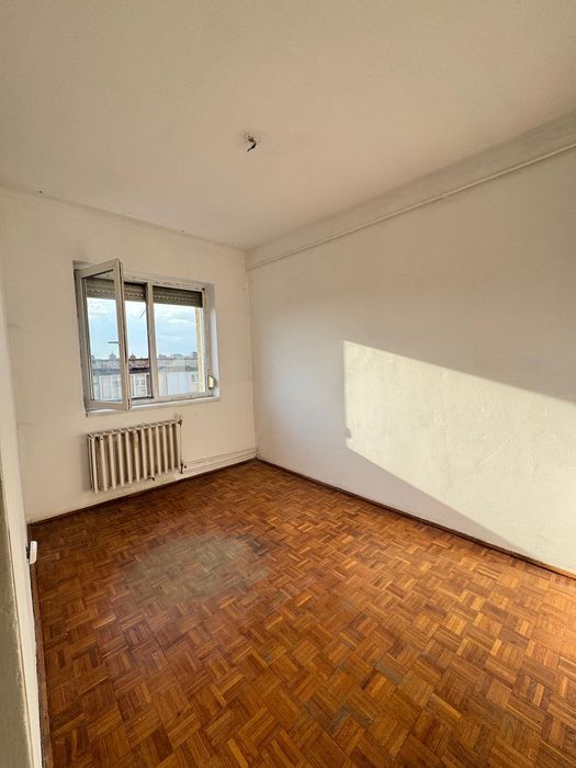 Vând apartament 3 camere ultracentral