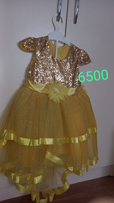 Продам платья на праздники