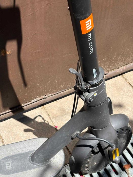 Trotinetă electrică Mi Electric Scooter 1S | Anvelope pline (fără pană) + Încărcător