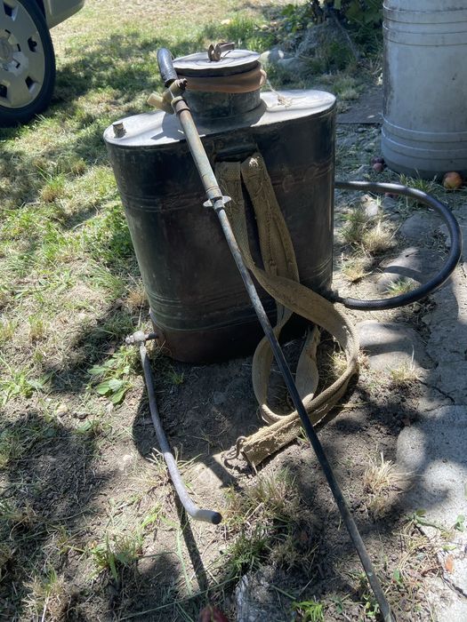 Pompa de stropit din alama