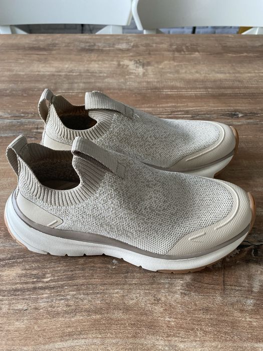 Vand papuci unisex , marimea 33, Zara, 100 lei