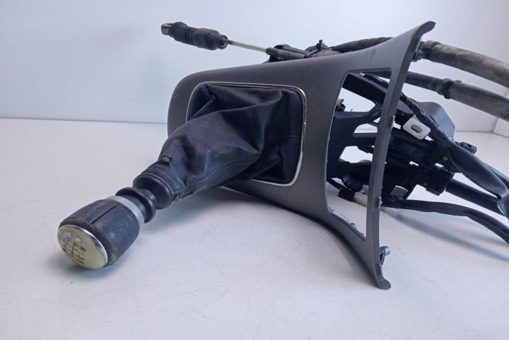 Timonerie 6 trepte   335300509 Toyota Avensis a 2-a generatie T25 (fa