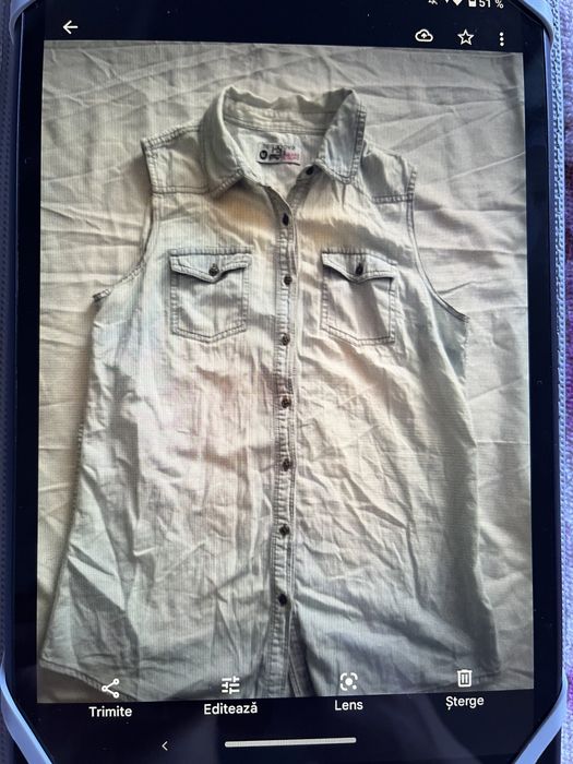 Camasa de blugi firma bershka si vesta teranova super pret