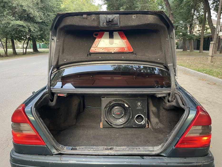 Продам mercedes c180