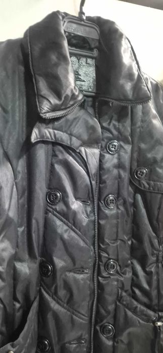 Продавам дамски черни палта.