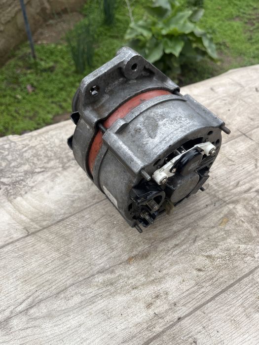 Алтернатор за Фолксваген Пасат Б3  1988–1993 1.8 бензин