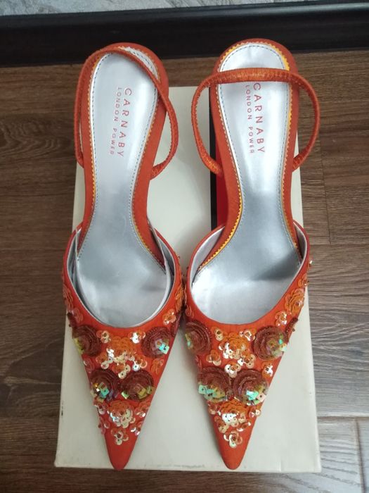 Босоножки 38 размер Англия