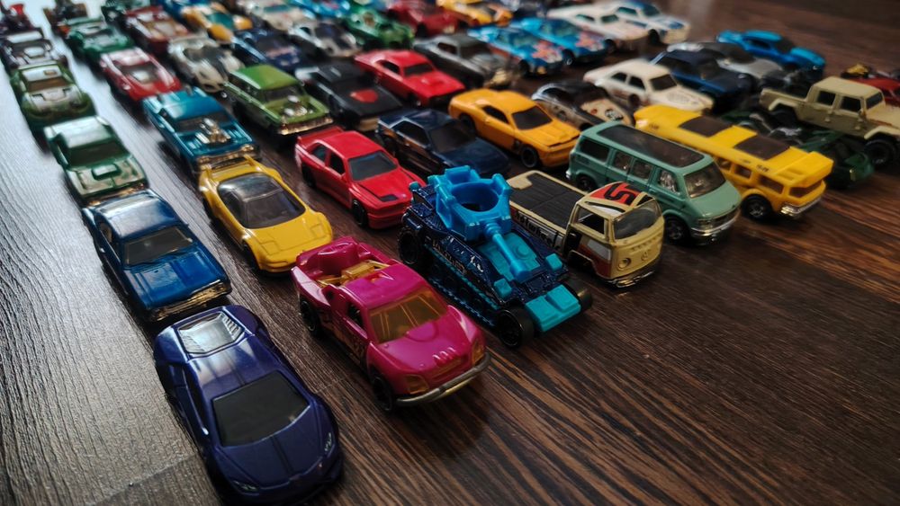 Hot wheels 60 броя