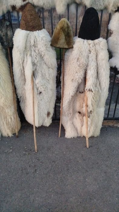 Confecționăm Cojoace. Sariche .Bitusi .Bunde Ciobănești