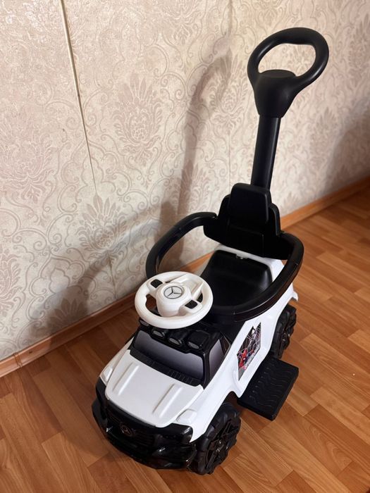 Машина каталка почти новая