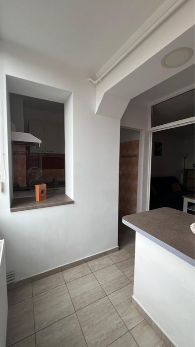 Garsonieră de închiriat – Tractorul | Parcare inclusă