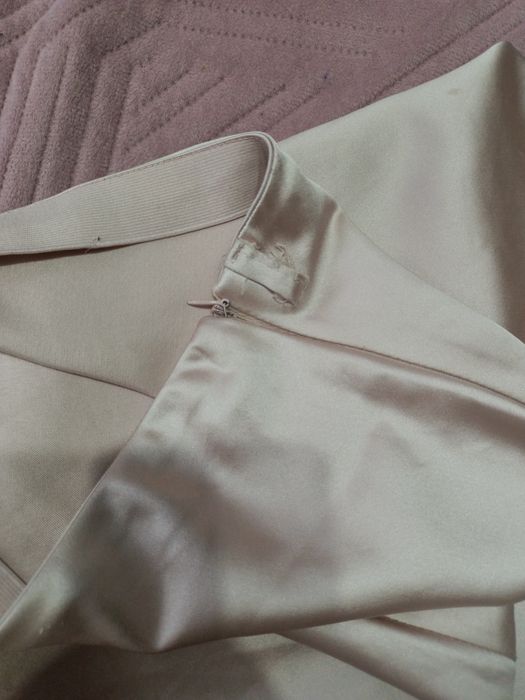 Атлас юбка в розовом цвете