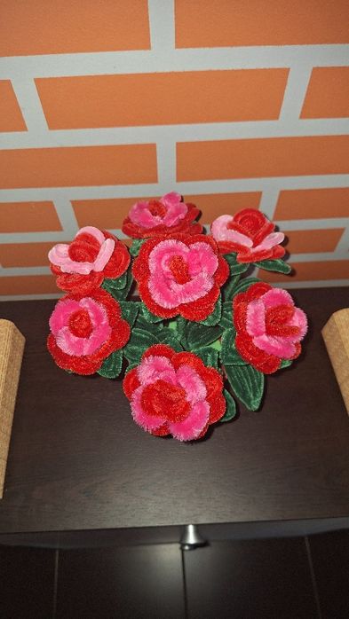 Flori din sarma plusata