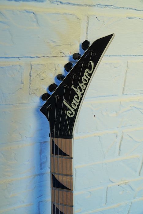 Jackson электрогитара JS Series Dinky Arch Top JS24