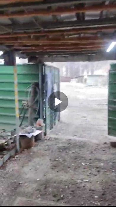 Продам металлический навес д/машины