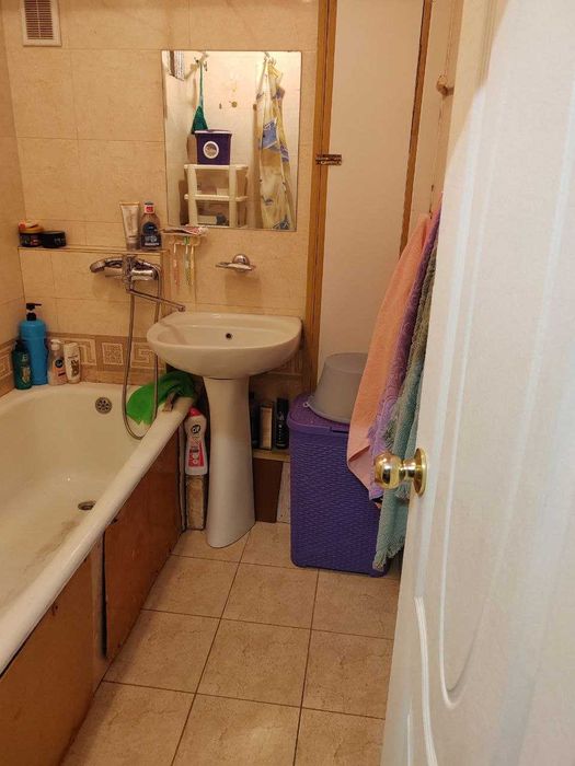 Продается своя 4/6/9 квартира (Себзар Ц17/18) СРОЧНО .