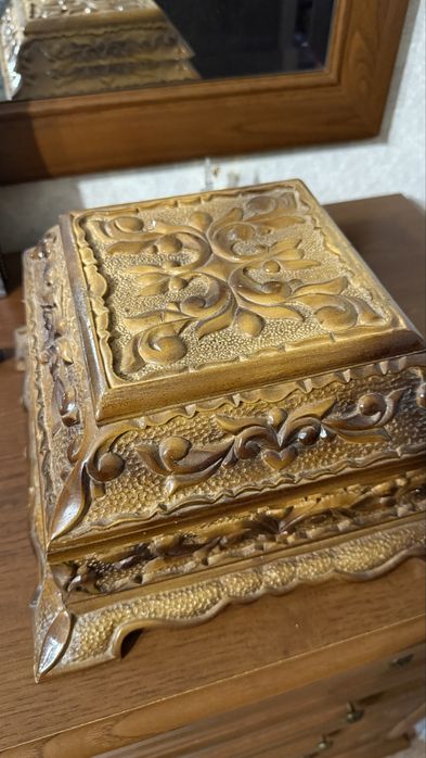 Деревянная шкатулка новая