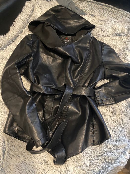 кожено яке с качулка