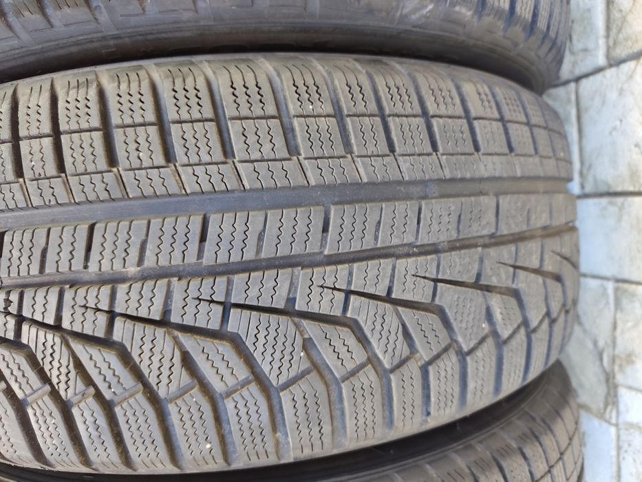 Зимни гуми Hankook 215/55/17 Winter icept Evo 2