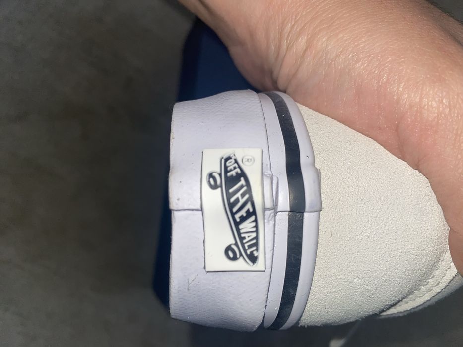 vans pearlized white