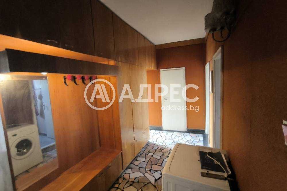 Тристаен апартамент в центъра на гр. Разград!